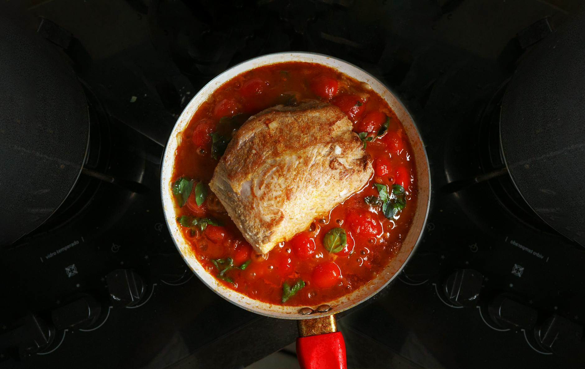 地中海料理：番茄燉雞腿